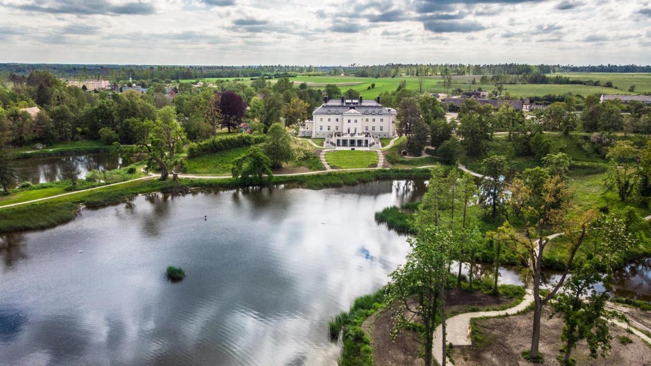 Palac Komierowo Sępólno Krajeńskie Exteriér fotografie