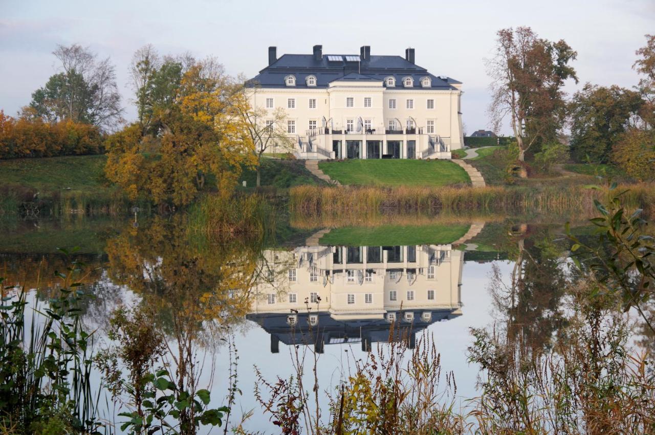 Palac Komierowo Sępólno Krajeńskie Exteriér fotografie