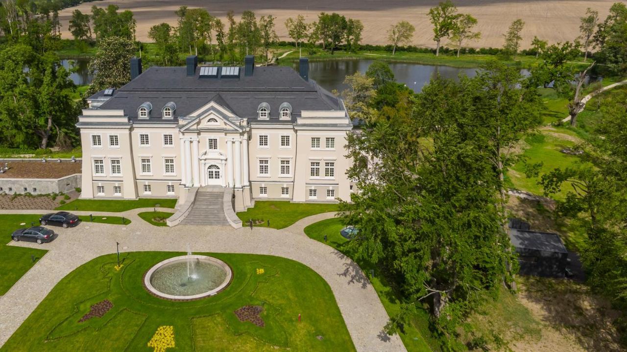 Palac Komierowo Sępólno Krajeńskie Exteriér fotografie